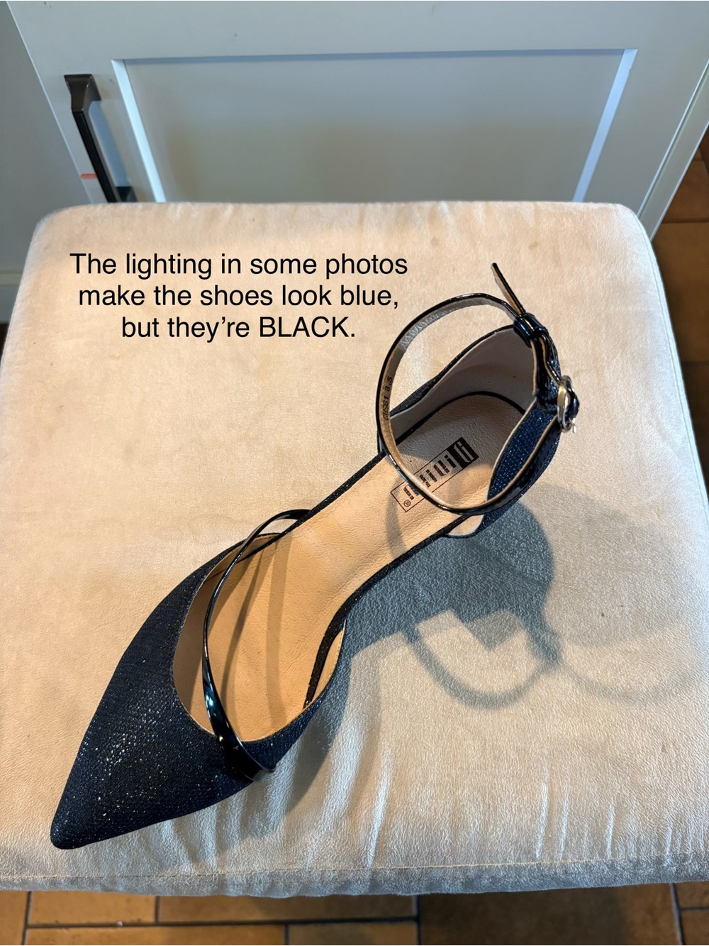 IDIFU  Pointed Toe Kitten Heels in Black US 8.5 Like New